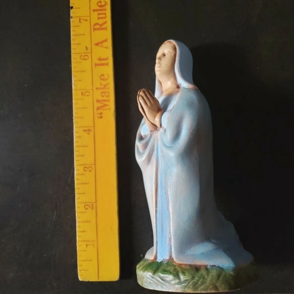 Vintage Mother Mary Nativity Figurine - Picture 3 of 5